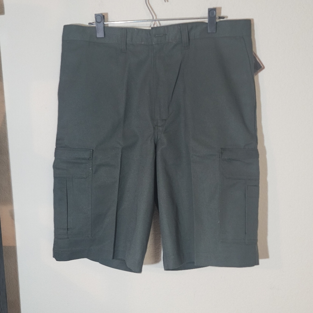 Dickies cargo shorts 36 new w tag